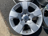ONE 2021 Dodge Ram 1500 Factory 18 Wheel OEM Rim 5YD45TRMAA 2669 