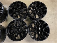 Chevy Silverado Tahoe Factory 18 Wheels 5912 Rims OEM Suburban 1500 Gloss Black