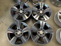 Four 2015-2019 Chevy Colorado factory 18 Wheels TPMS OEM Rims 5673 GMC Canyon